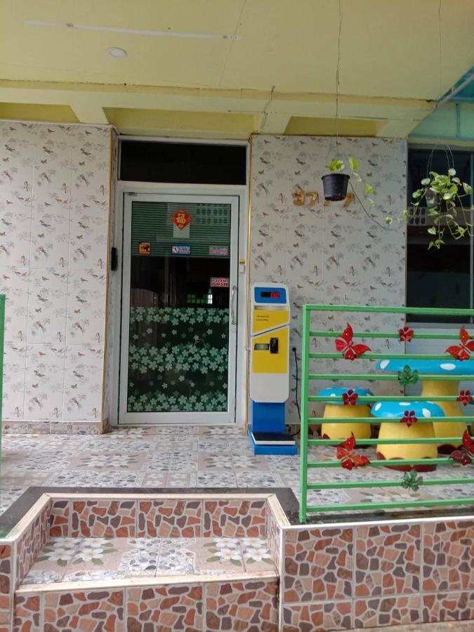 Natcha Place Thammasat Rangsit Banguecoque Exterior foto