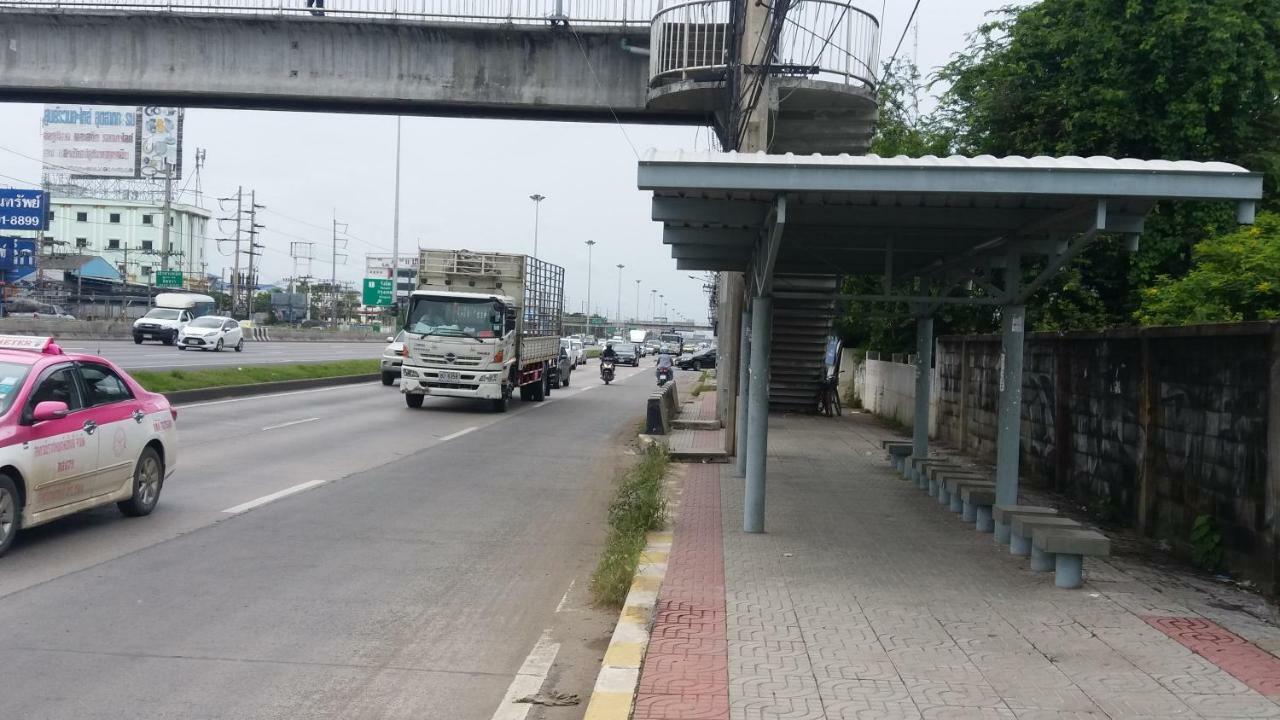 Natcha Place Thammasat Rangsit Banguecoque Exterior foto