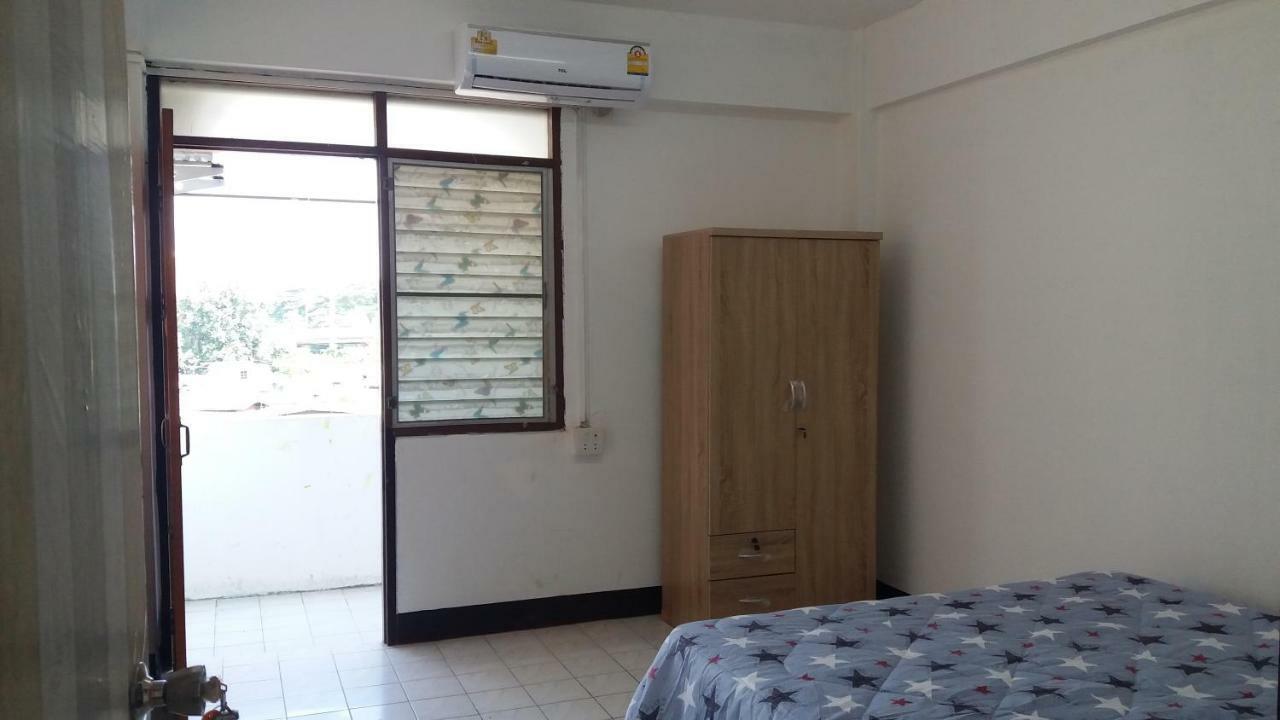Natcha Place Thammasat Rangsit Banguecoque Exterior foto