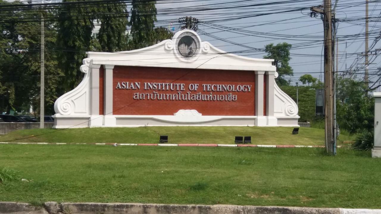 Natcha Place Thammasat Rangsit Banguecoque Exterior foto